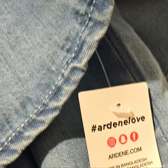 Linen Denim-Look Off Shoulder Ruffle Crop Top - Picture 3 of 4